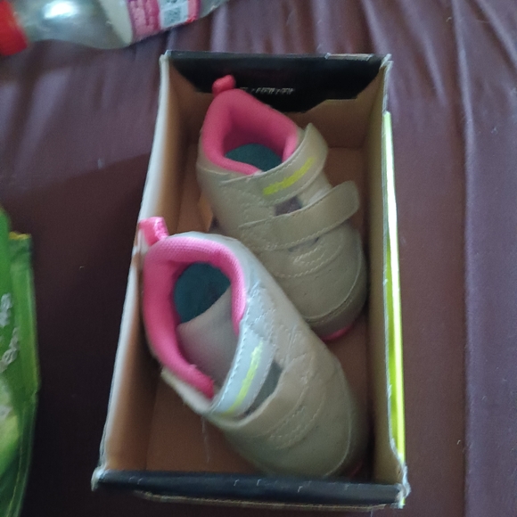 Baby girl grey and pink sneakers size 3 - Picture 3 of 3